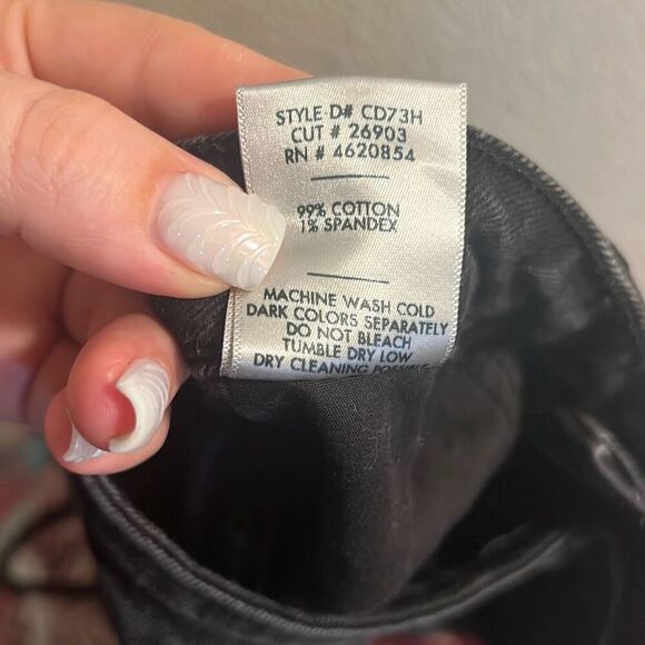 ✨JUST BLACK BUTTON FLY CUFFED SZ 30 SHORTS✨ - Picture 7 of 7